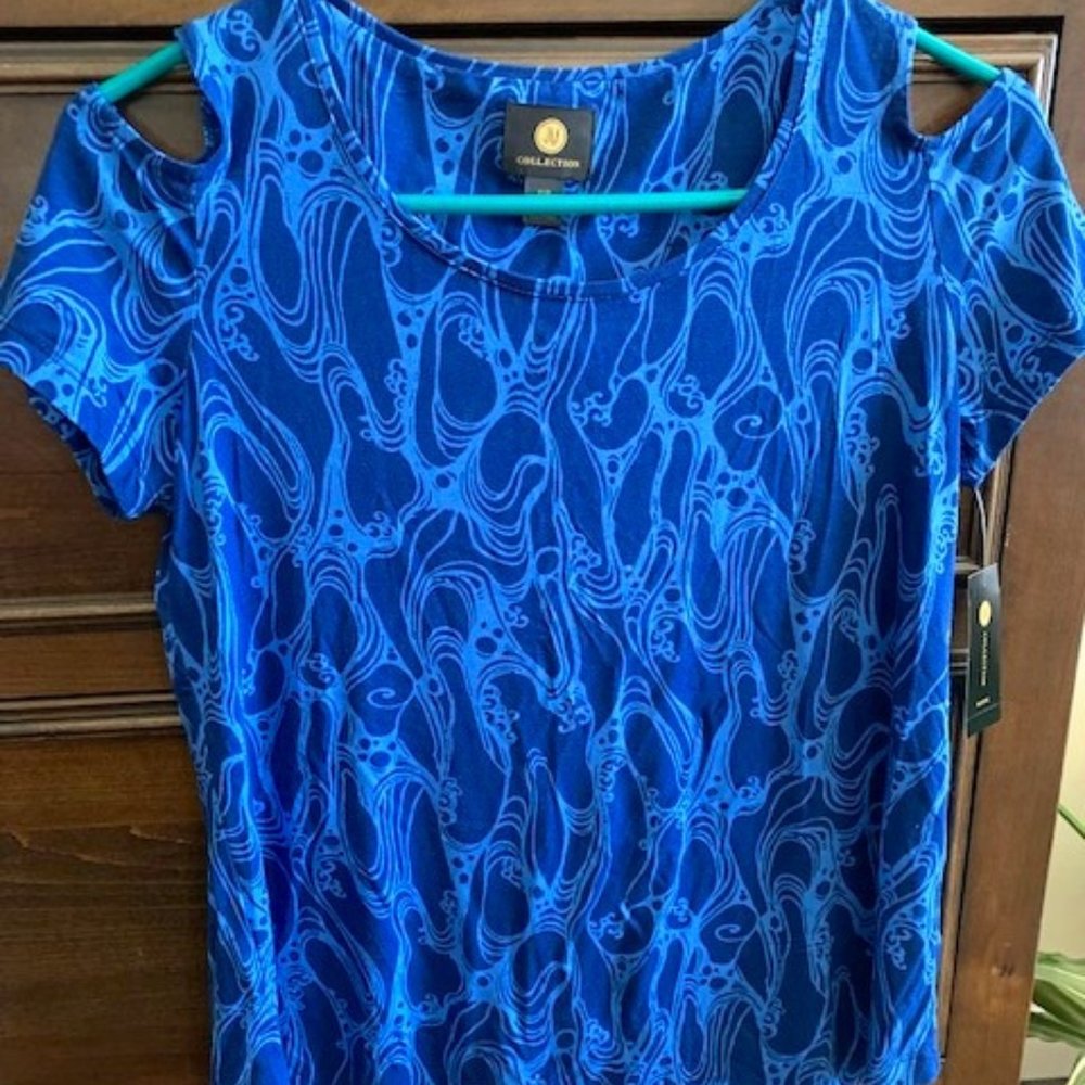 JM Collection Women's Knit Top w/Peekaboo Shoulders - size Petite